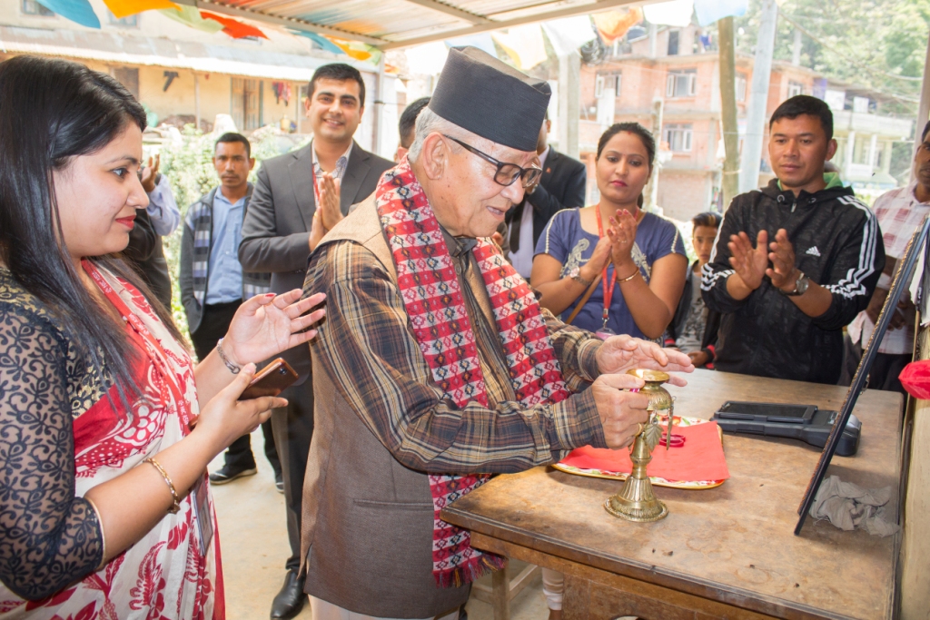 बनेपाको देउरालीमा एनआईसीको शाखारहित बैङ्किङ