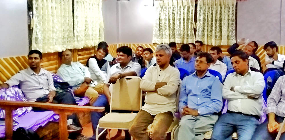 पढ्न र छलफल गर्न डबली क्याफे