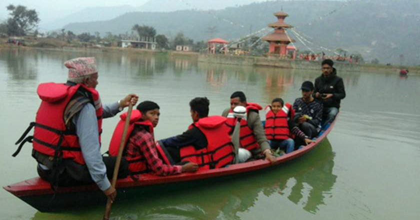 रामपुरको तालपोखरामा पर्यटकको ओइरो